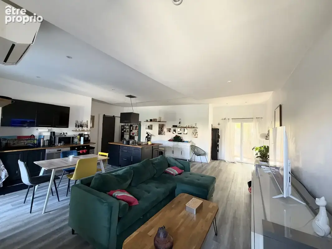 À VENDRE   Charmant F2 en centre-ville avec extérieur et atelier - photo 2