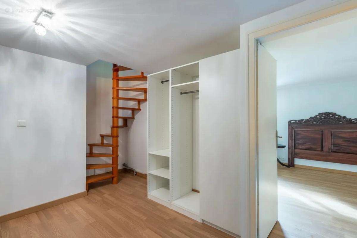Maison à MEYZIEU
