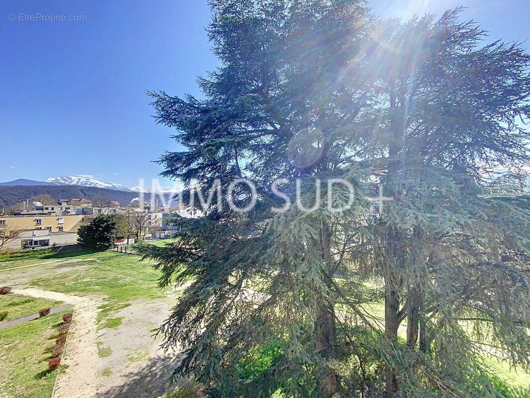 Appartement à LE PONT-DE-CLAIX