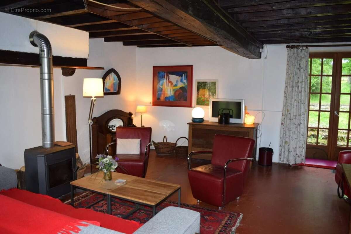 Maison à MONTIGNY-SUR-CANNE