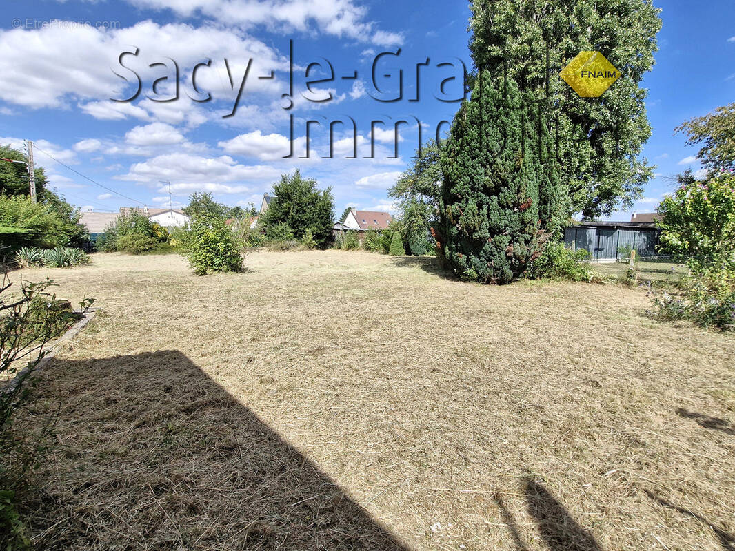 Terrain à SACY-LE-GRAND