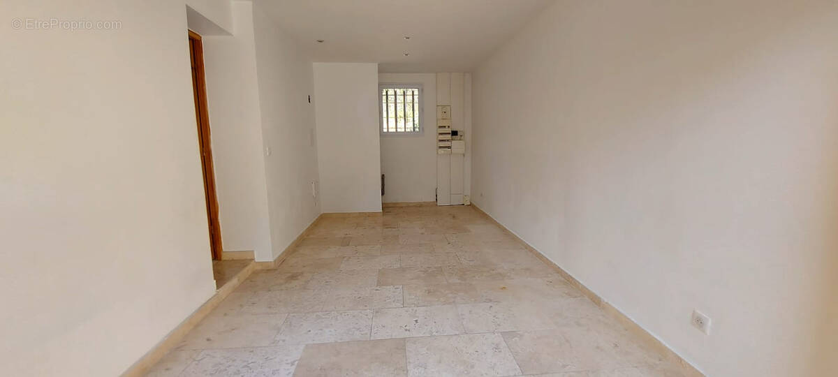 Nouveaute neoprovencale 5 p -157 m2 sur 1500 m2 de terrain- - photo 5