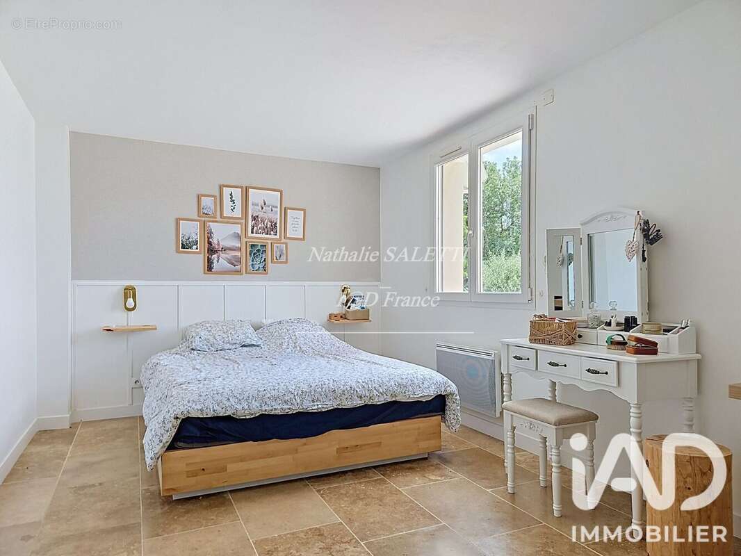 Maison 128 m² à Saint-Hilaire-De-Lusignan  - photo 7