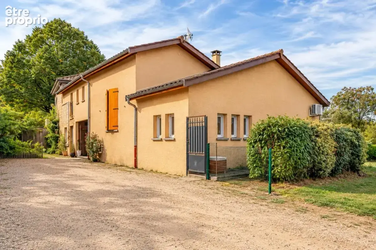Maison à vendre 7 pièces VILLEFRANCHE SUR SAONE (69) - photo 3
