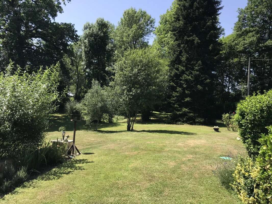 Petite maison en pierre situé dans un hameau - photo 13