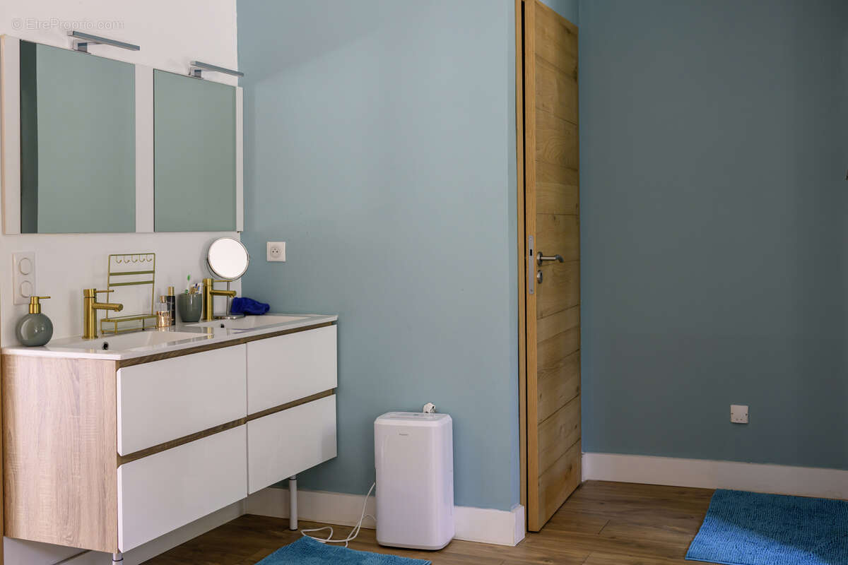 Maison à PLAN-DE-LA-TOUR