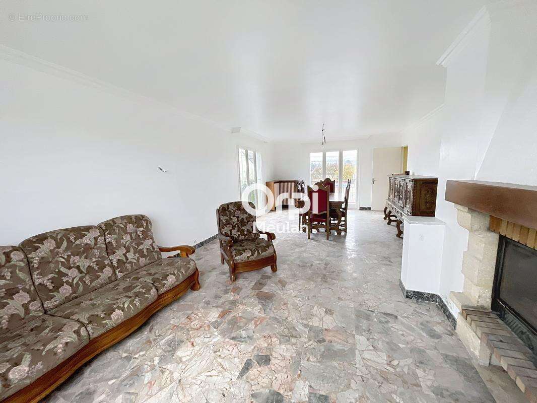 Maison à LES MUREAUX