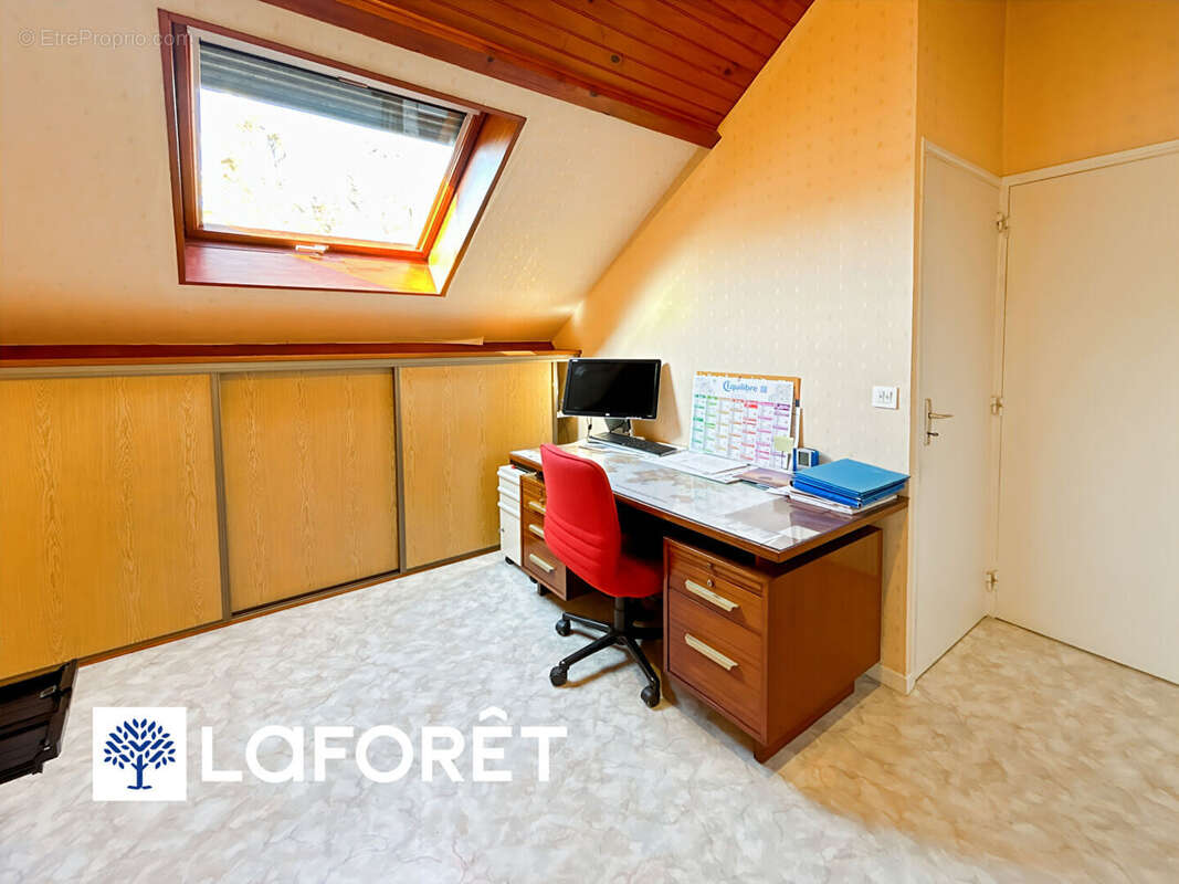 Maison à SAINTE-GENEVIEVE-DES-BOIS