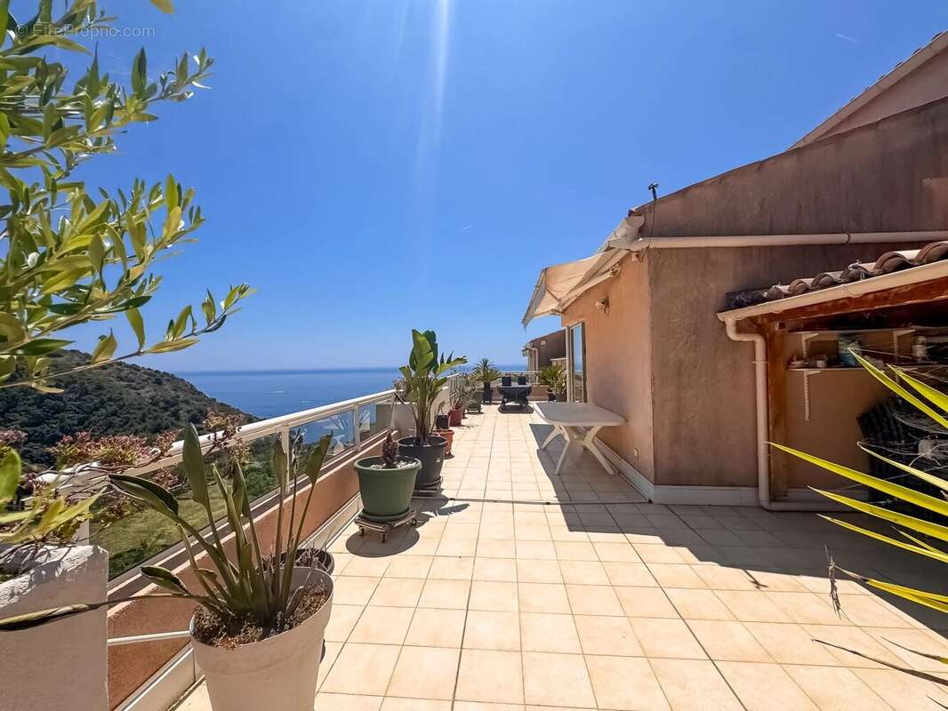 Appartement à EZE