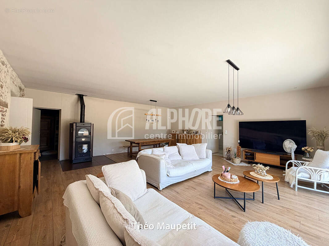Maison La Roche Sur Yon 6 pièce(s) 217 m2 - photo 4