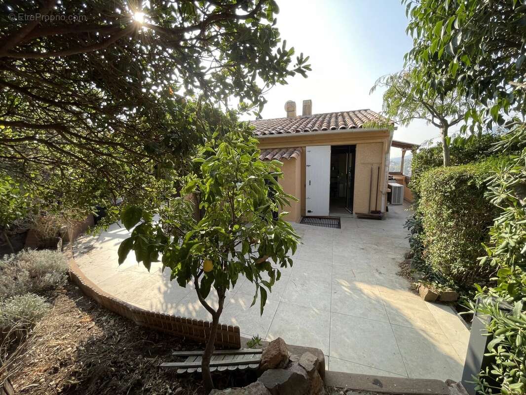 Appartement à THEOULE-SUR-MER