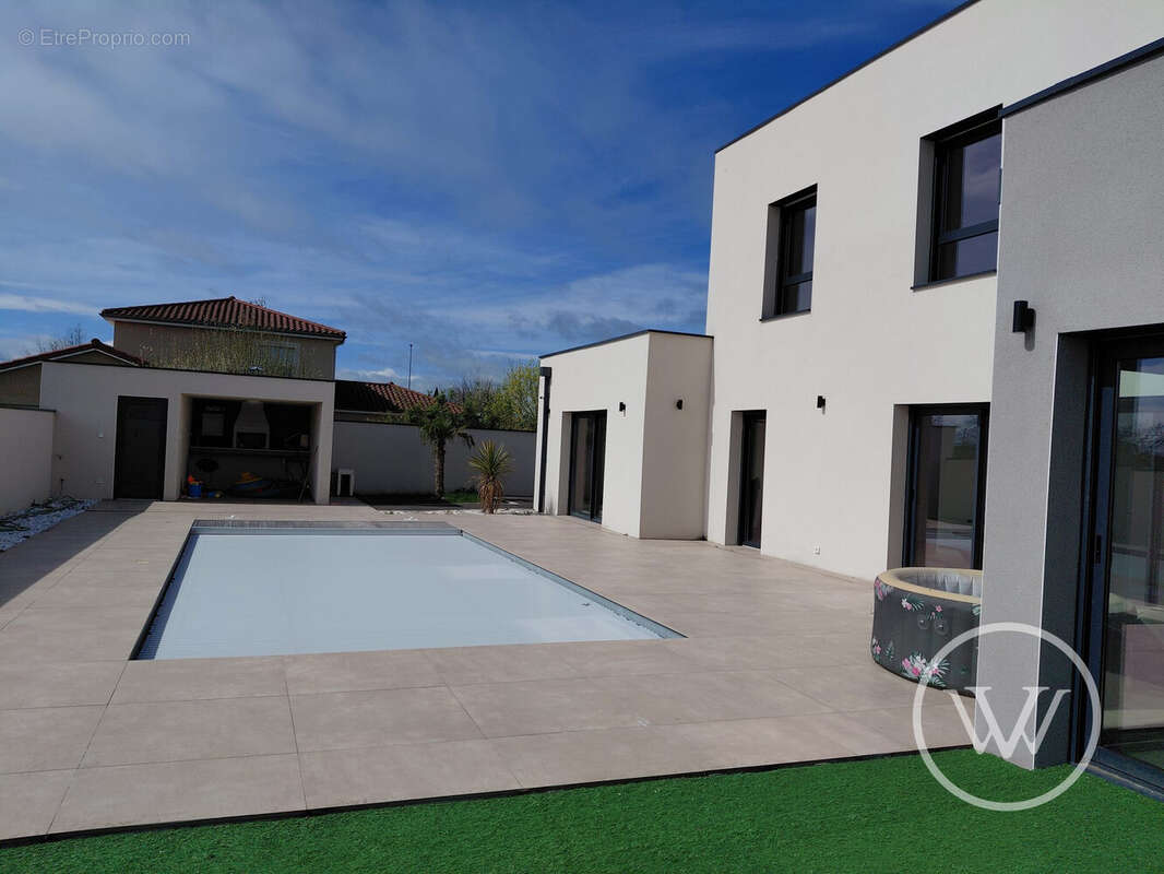 Maison à ANDREZIEUX-BOUTHEON