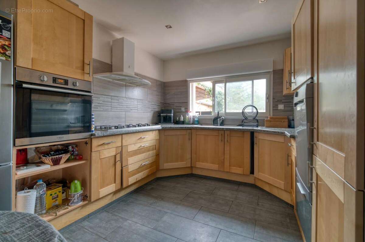Maison de 6 pièces de 220 m² à Cugnaux - photo 6