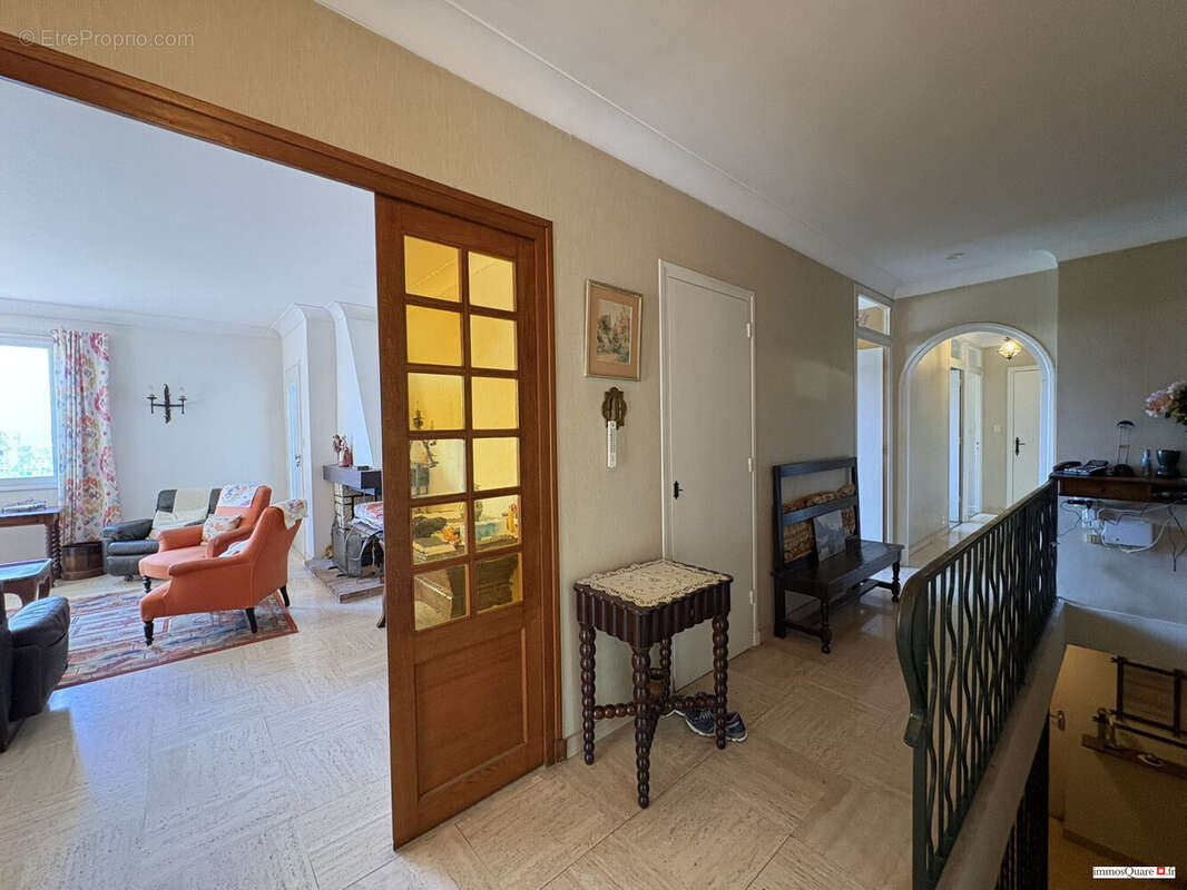 Maison 179 m² à Saint-Martin-Le-Vinoux  - photo 3