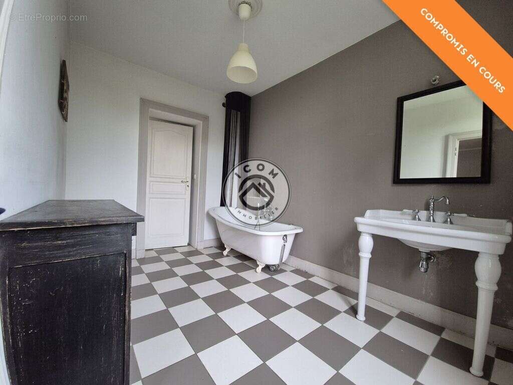 Maison à CAMPAGNE