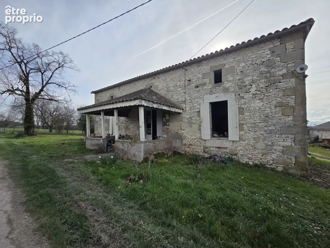 Maison en pierre à rénover   Fort potentiel d’aménagement - photo 3