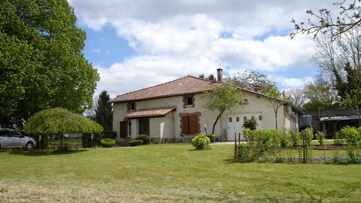 Autre à MONTEMBOEUF