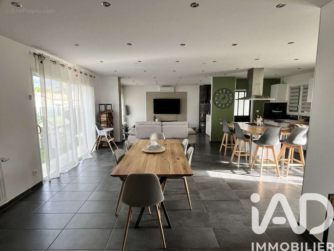 Photo 6 - Maison à LIVRON-SUR-DROME