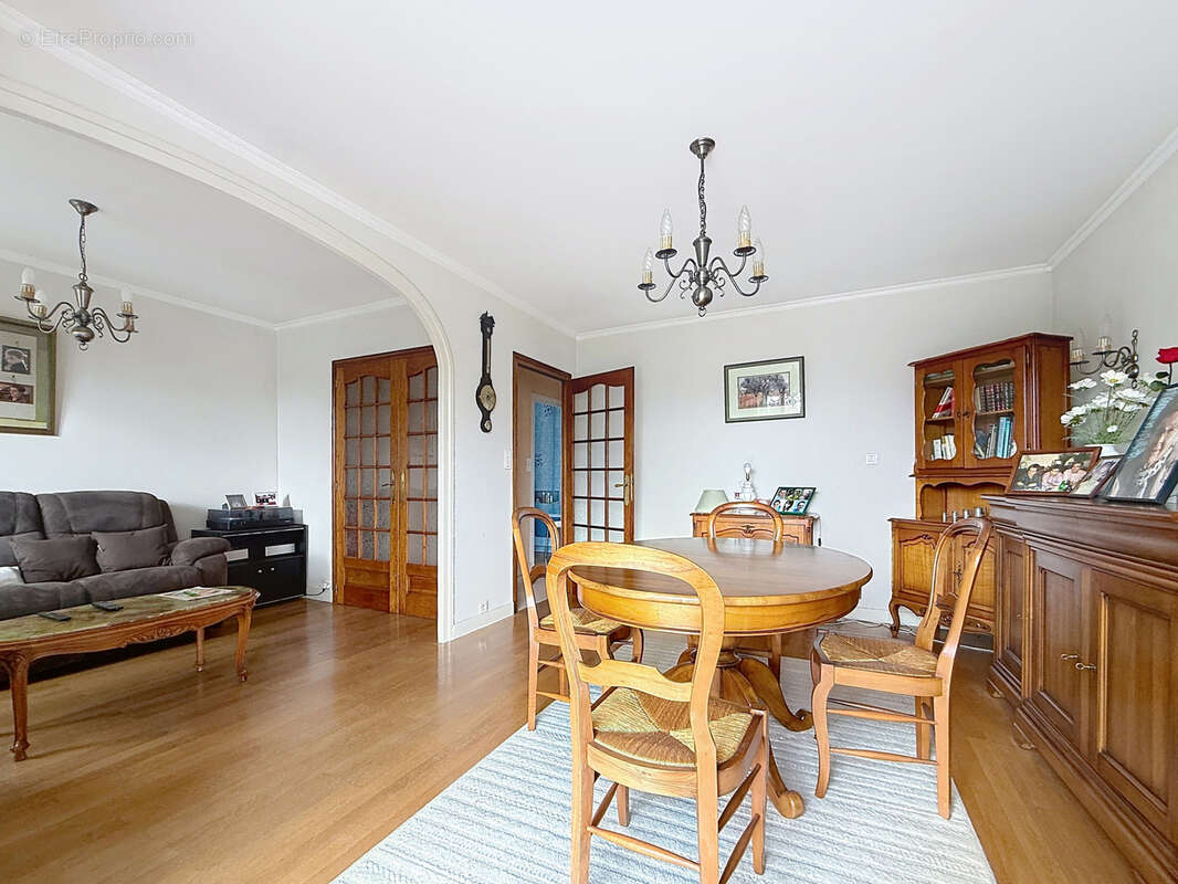 Maison à SAINT-GENIS-LAVAL