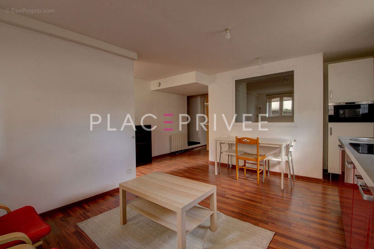 Appartement avec entrée indépendante et stationnement - photo 2