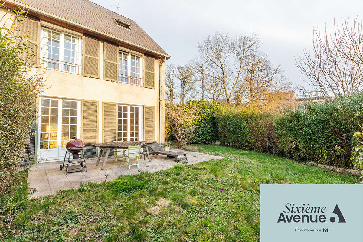 Maison à SAVIGNY-SUR-ORGE