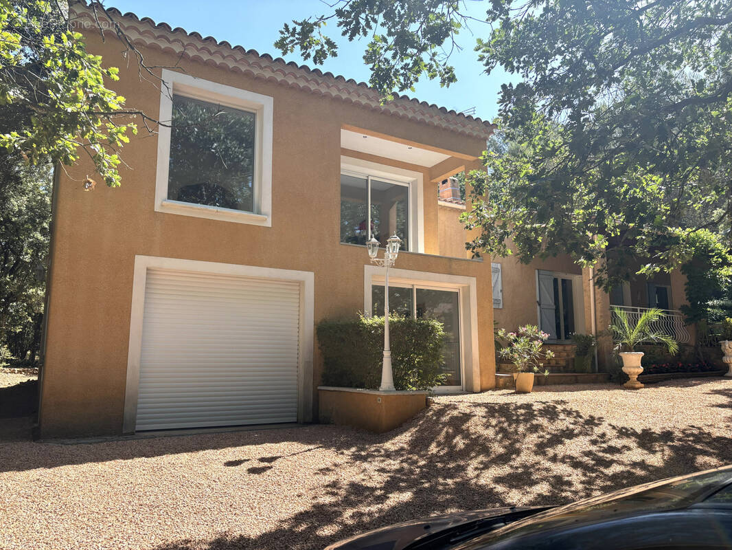 Maison à TAVERNES