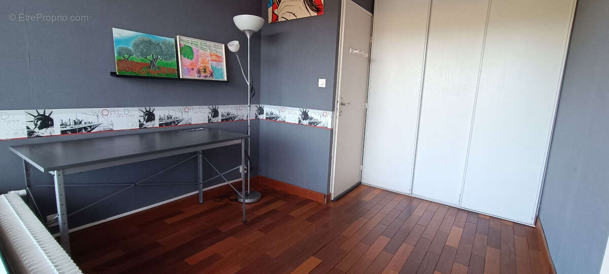 ** ** Proche Du Port ** Maison 4 pièces avec 3 Chambres ** Terrasse 77m² ** (83430) SAINT -MANDRIER SUR MER** - photo 11