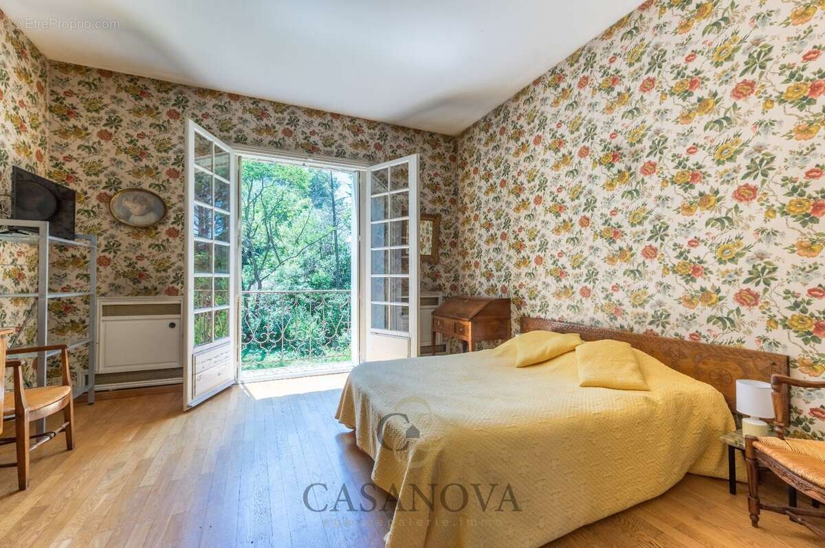 Maison familiale de plus de 270 m² avec parc arboré de 3 000 m² aux Arceaux à Montpellier - photo 20