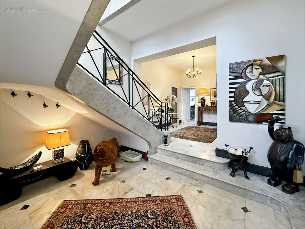 Maison à ROULLET-SAINT-ESTEPHE