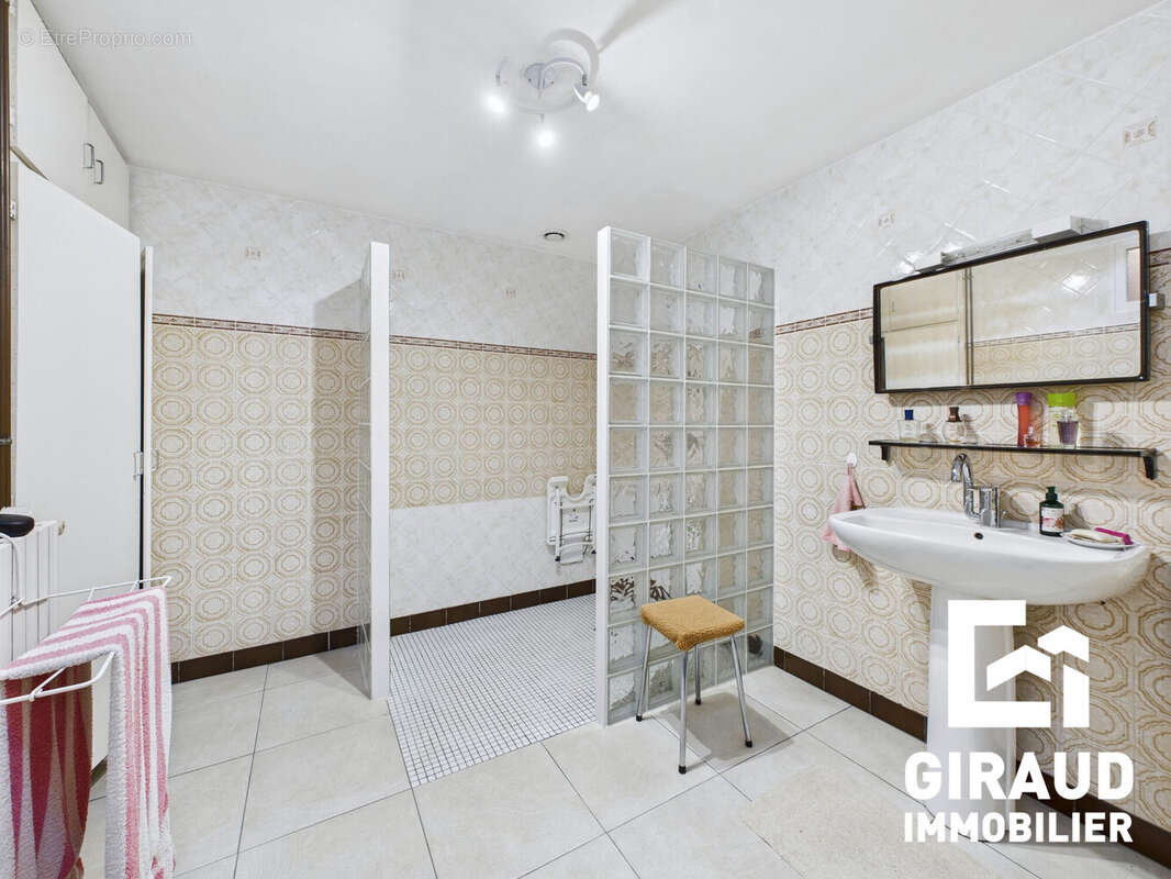 Maison à MOUZEUIL-SAINT-MARTIN