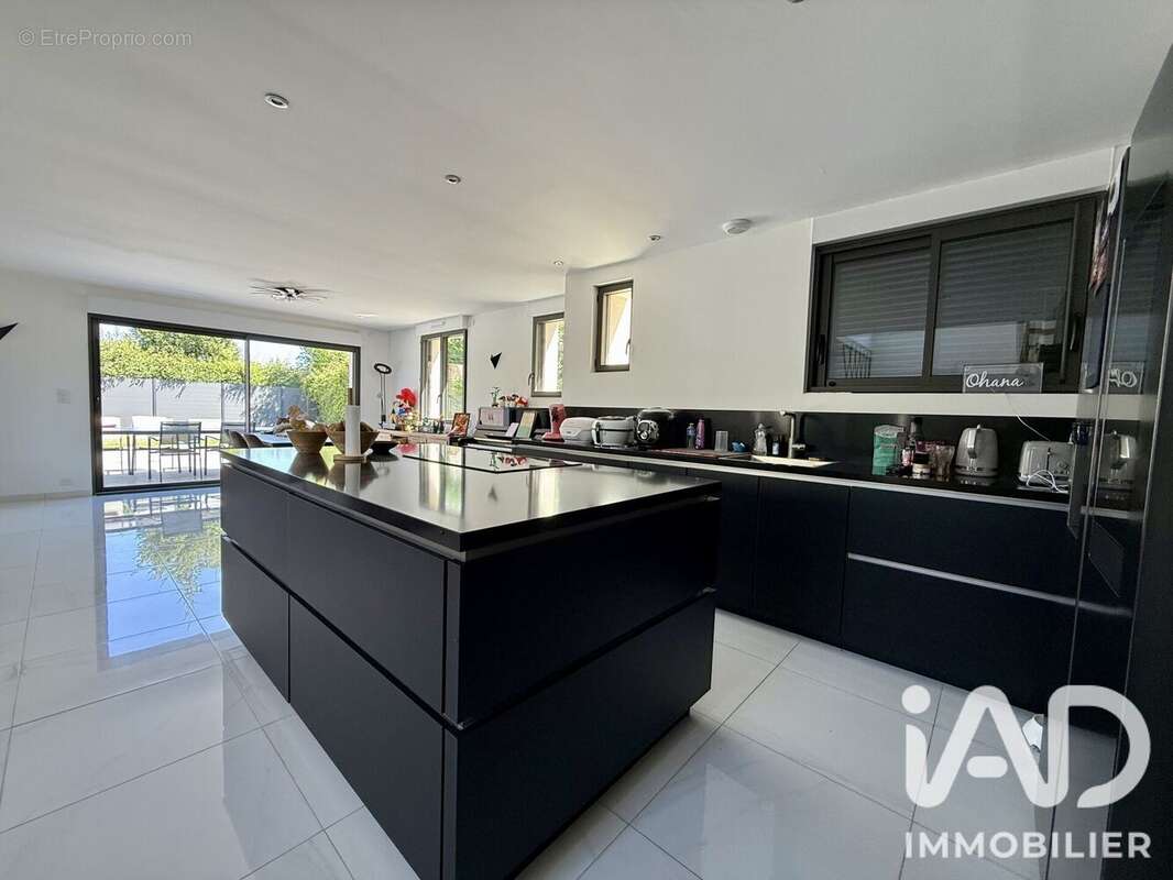 Maison 191 m² à Joue-Les-Tours  - photo 2