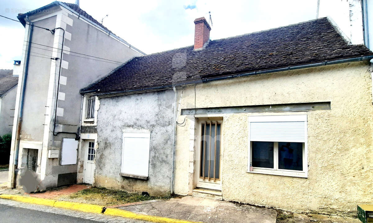 Appartement à COURSON-LES-CARRIERES