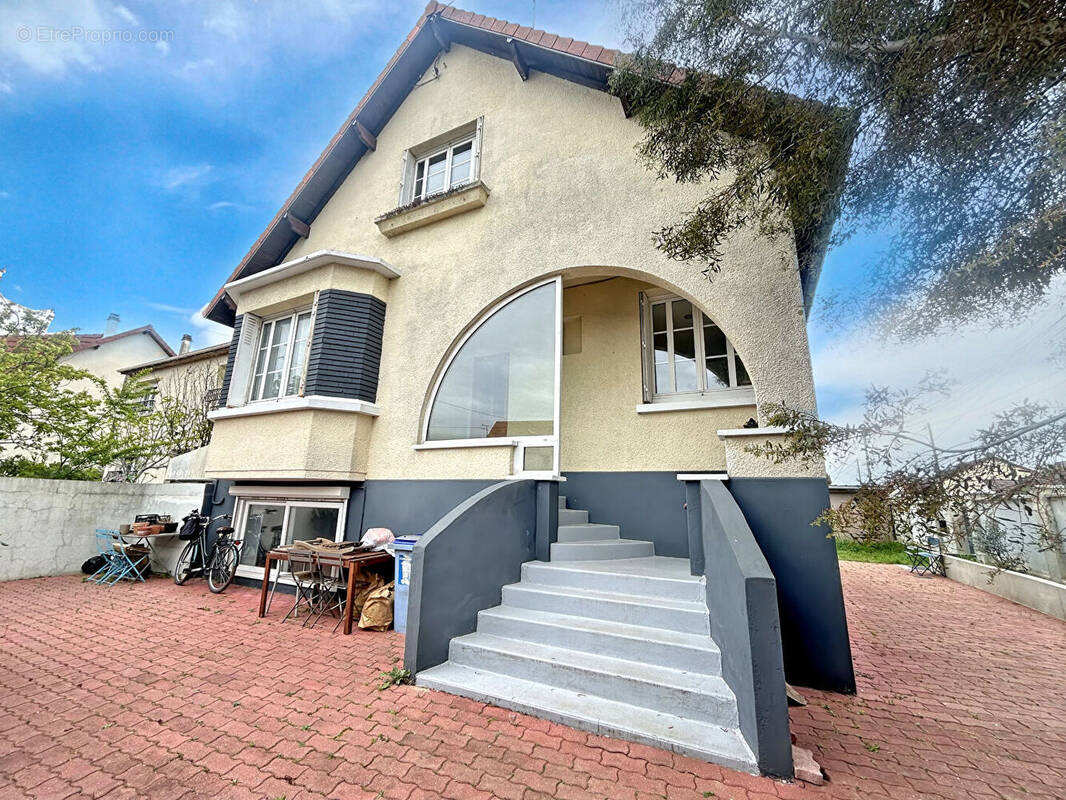 Maison à TREMBLAY-EN-FRANCE