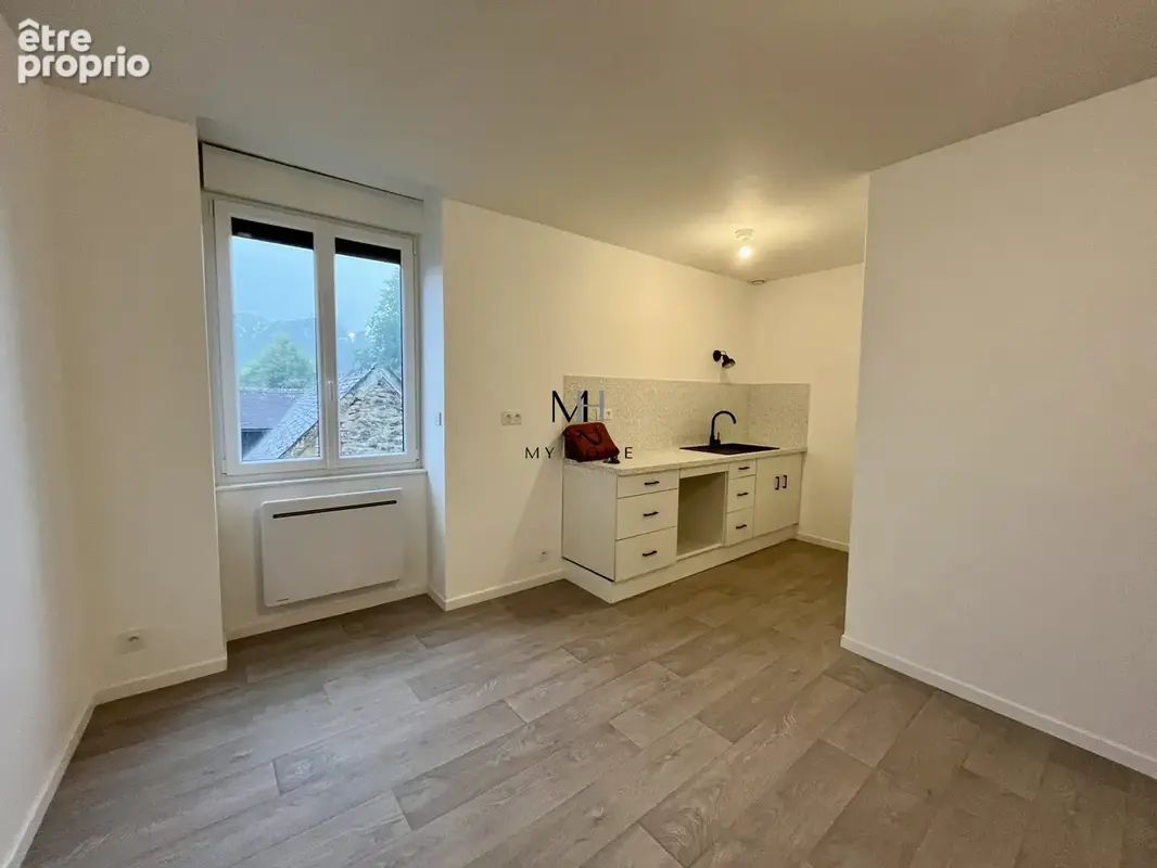 Appartement 92 m² à vendre à Fresnay-Sur-Sarthe (72130) - photo 2