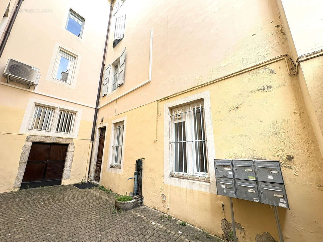 Commerce à BOURG-EN-BRESSE