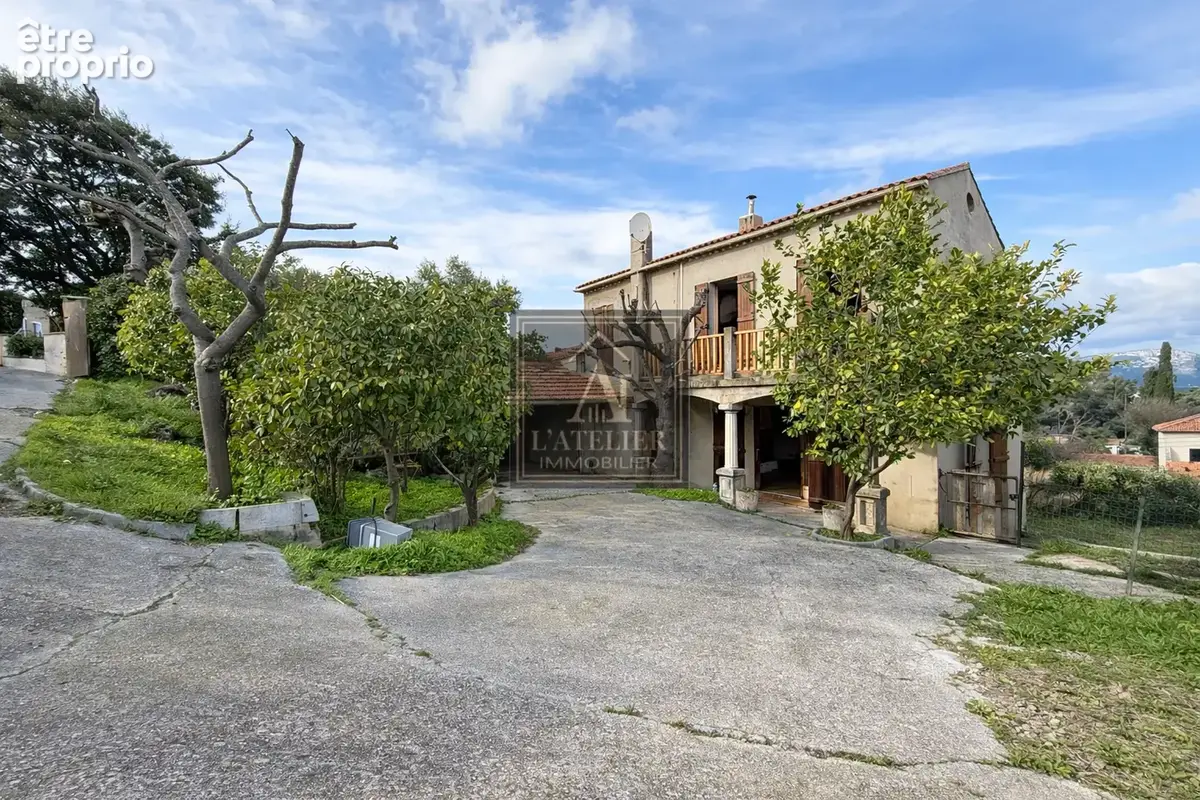Maison de 120 m2 à rénover avec annexe de 40 m2 et garage de 25 m2 sur une parcelle de 810 m2 - photo 11