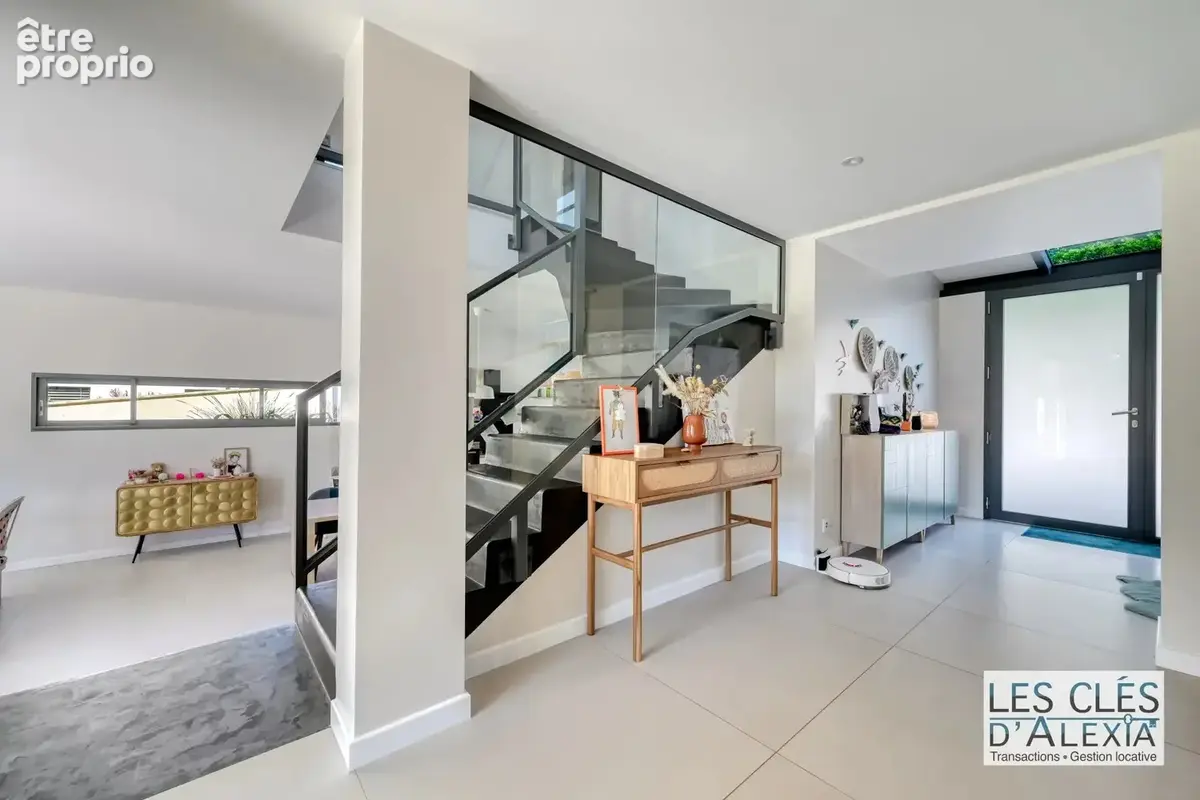 Saint-didier-au-mont-d’or — somptueuse maison contemporaine avec piscine  203 m²  terrain 2 134 m² - photo 23