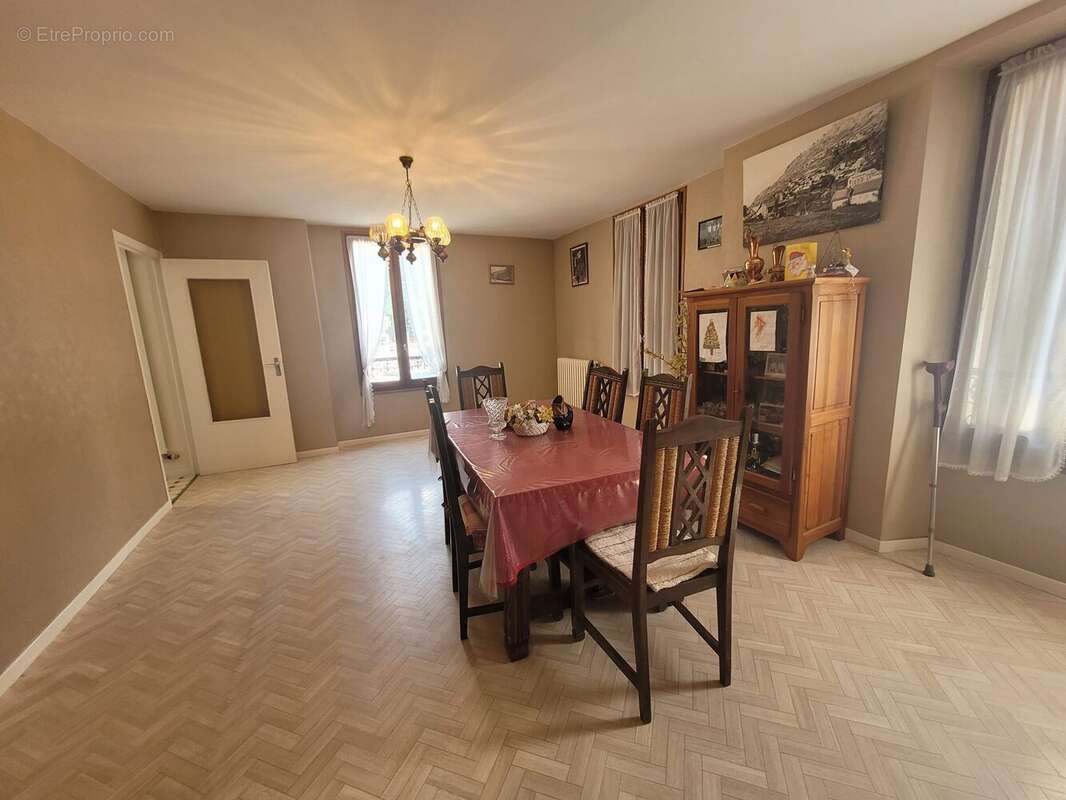 Appartement à SAINT-MICHEL-DE-MAURIENNE