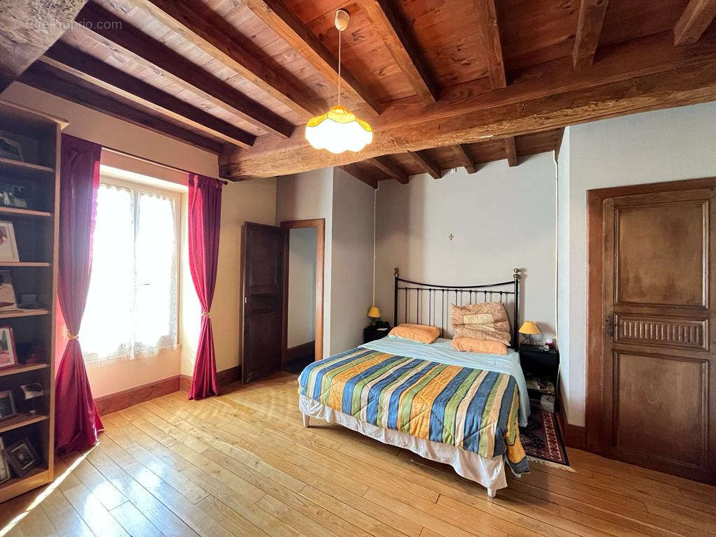 Maison à MAUVEZIN