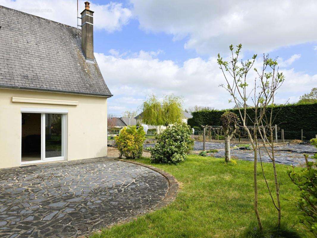 Maison à MEZANGERS
