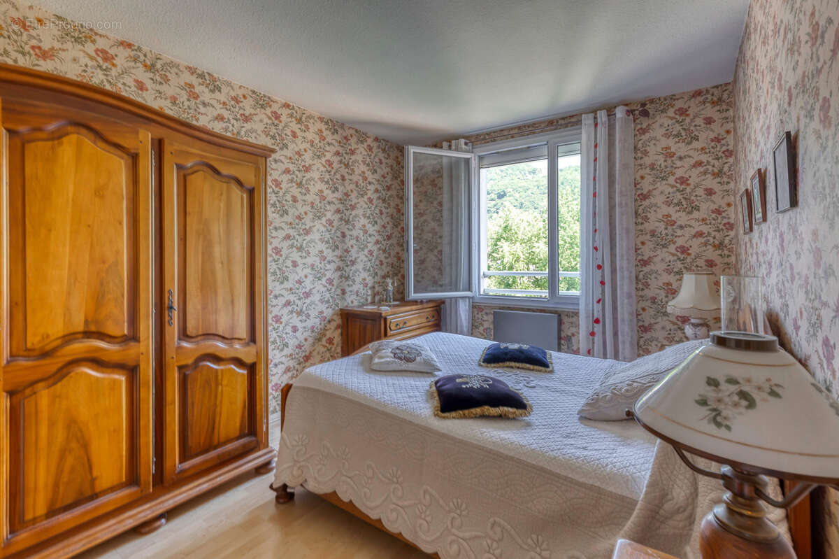 Appartement à SAINT-MARTIN-D'HERES