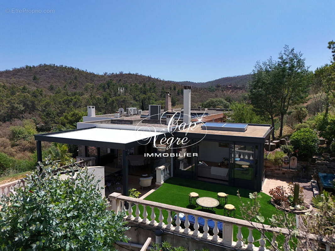 Maison à BORMES-LES-MIMOSAS