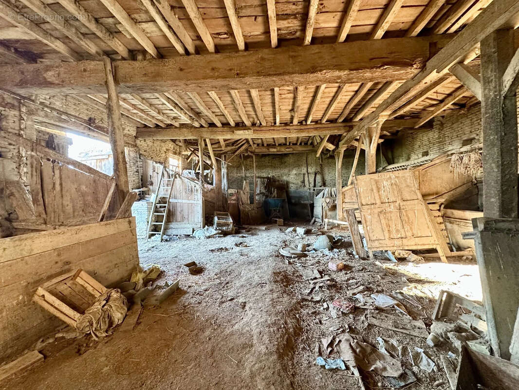 Maison à BELLEGARDE-SAINTE-MARIE