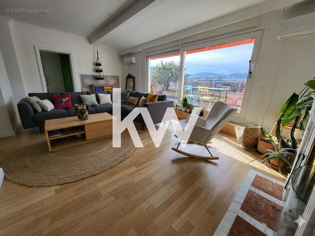 Appartement à SAINT-ETIENNE