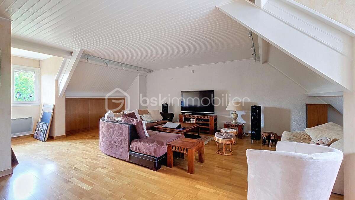 Maison à CHEVRY-COSSIGNY