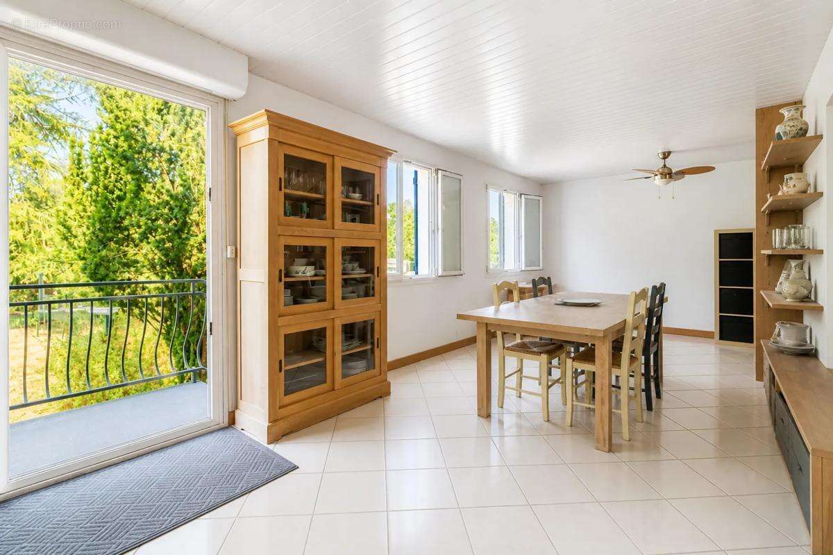 Maison de 6 pièces de 122 m² à Savigny-sur-Orge - photo 3