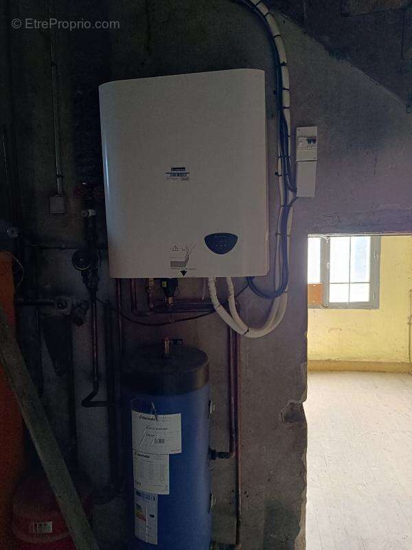 Maison à SAINT-HILAIRE-DE-LUSIGNAN