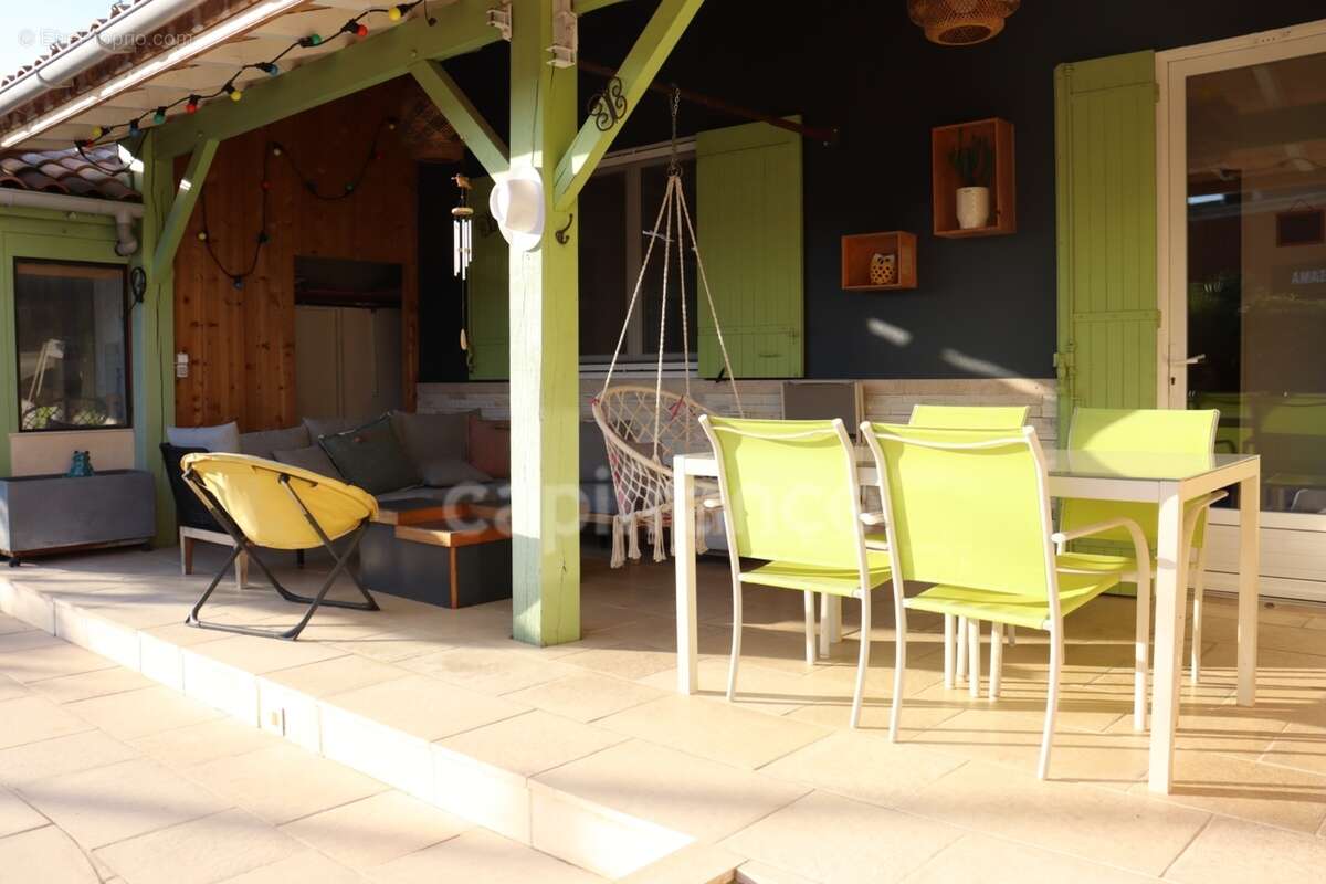 Maison de 116 m² - 4 chambres - proche services à pieds - garage -piscine - photo 2