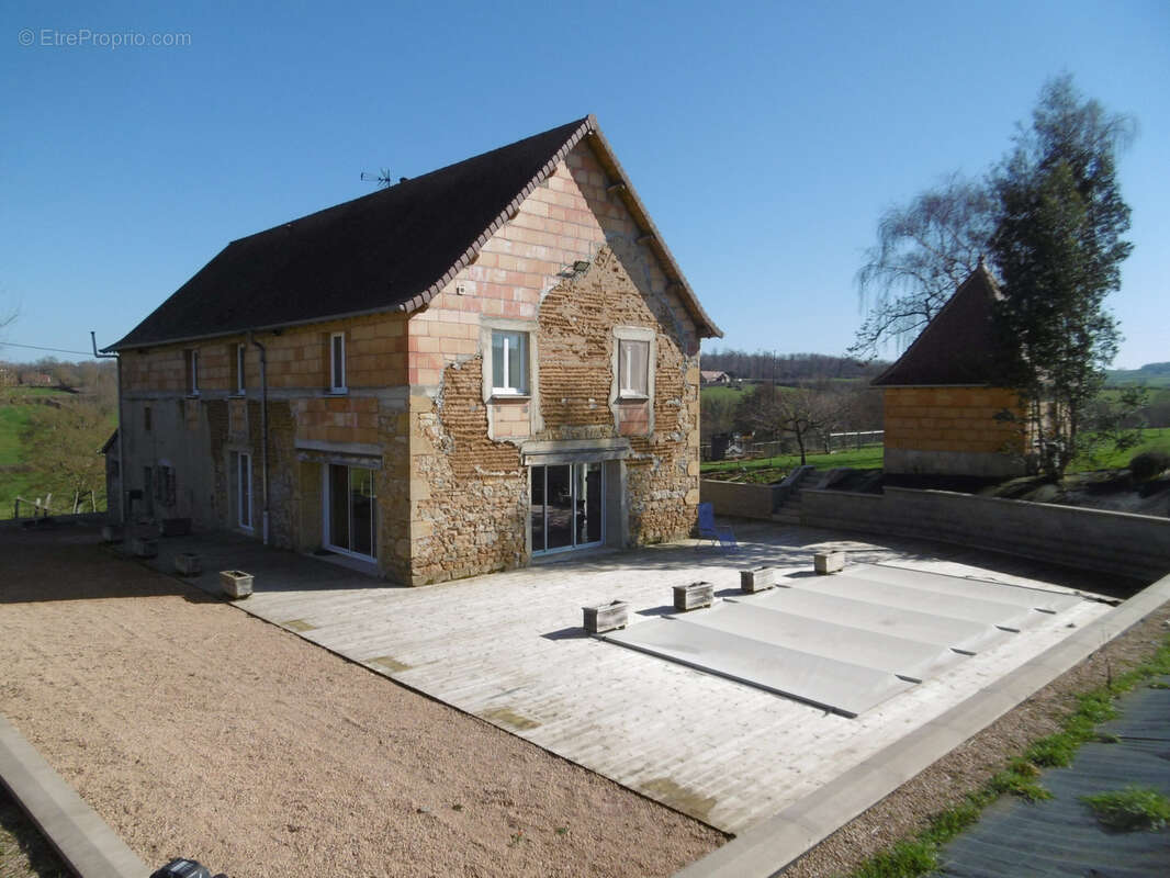 Maison à SAINT-DIDIER-EN-BRIONNAIS