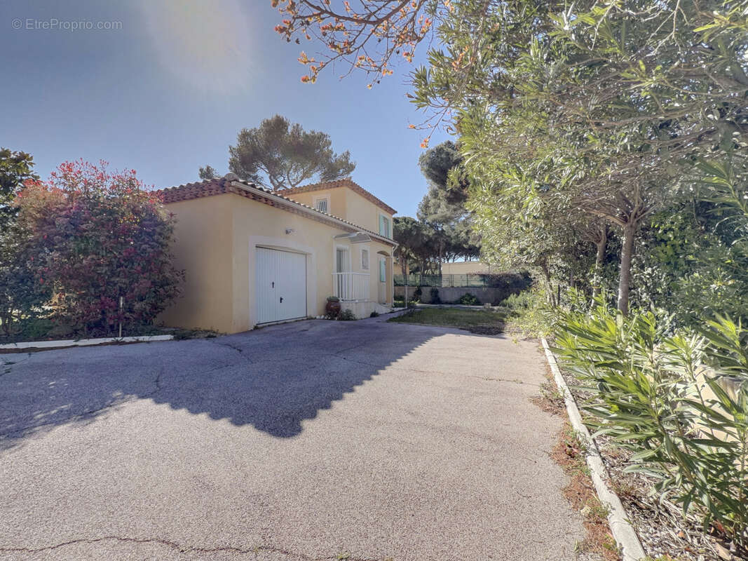 Maison à SIX-FOURS-LES-PLAGES